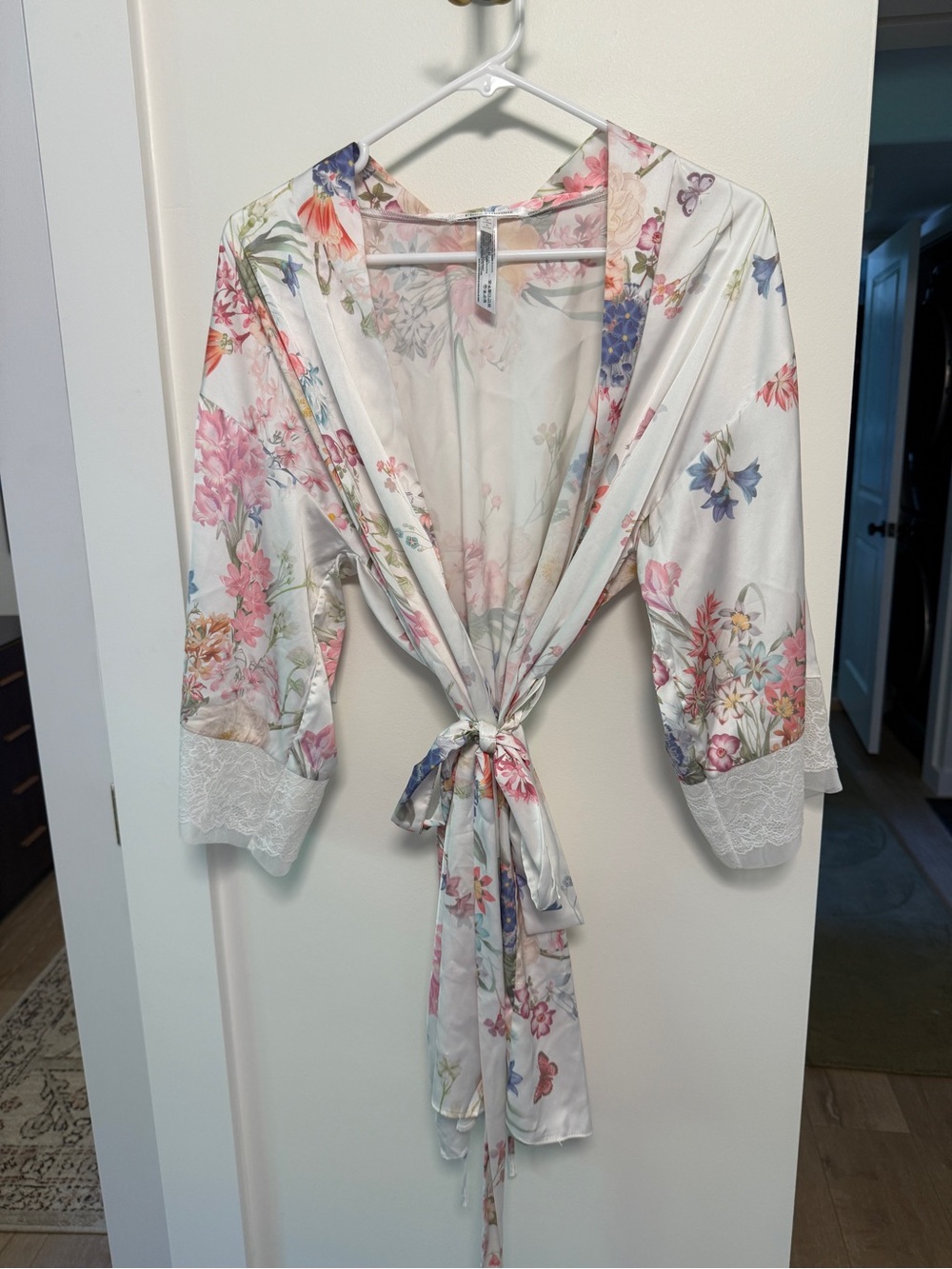 Flora Nikrooz White Floral Satin Tie Robe with Lace Trim